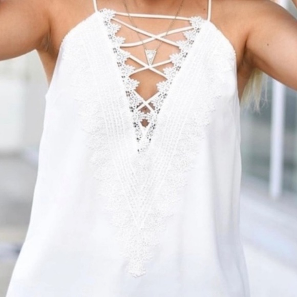 WAYF | White Tank Top - Picture 4 of 14